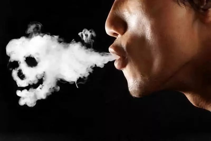 你知道吗？二手烟的危害比一手烟还要大！